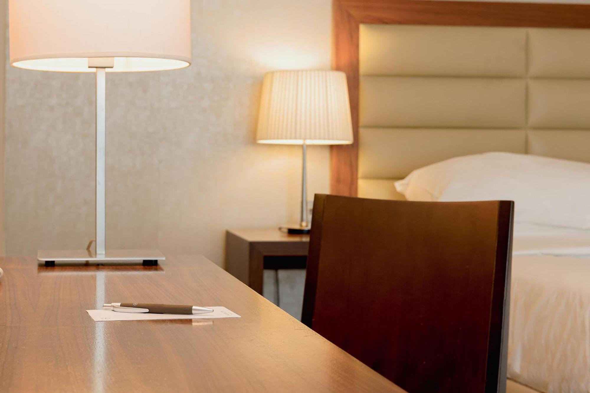 Sheraton Athlone Hotel Экстерьер фото