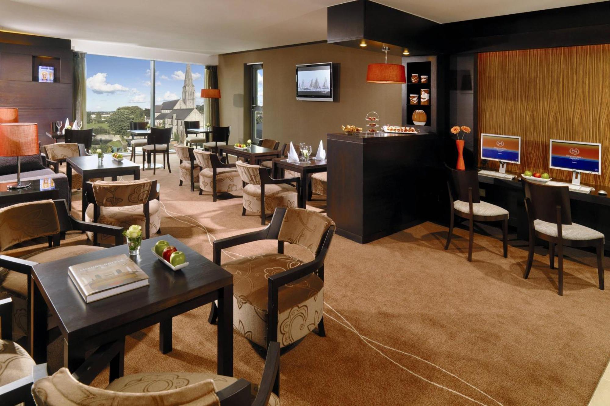 Sheraton Athlone Hotel Экстерьер фото